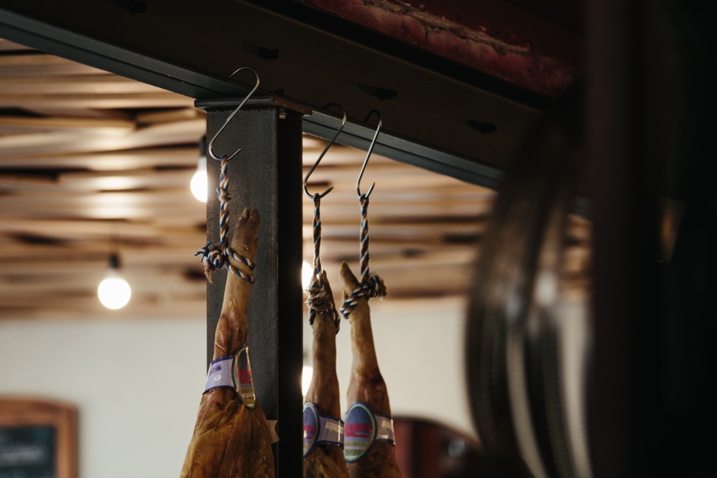ZUZULUA - Restaurant • Bar • Tapas